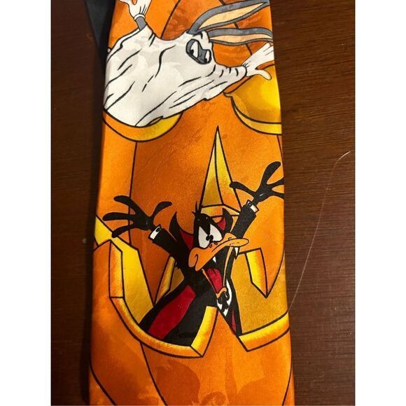 Looney tunes Halloween tie - Picture 2 of 5